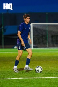 La Cueva’s Chase Galloway, (4) a sophomore, prepares to dribble the ball during the boys’ semifinal match of the APS Metro Soccer Championships against Rio Rancho.