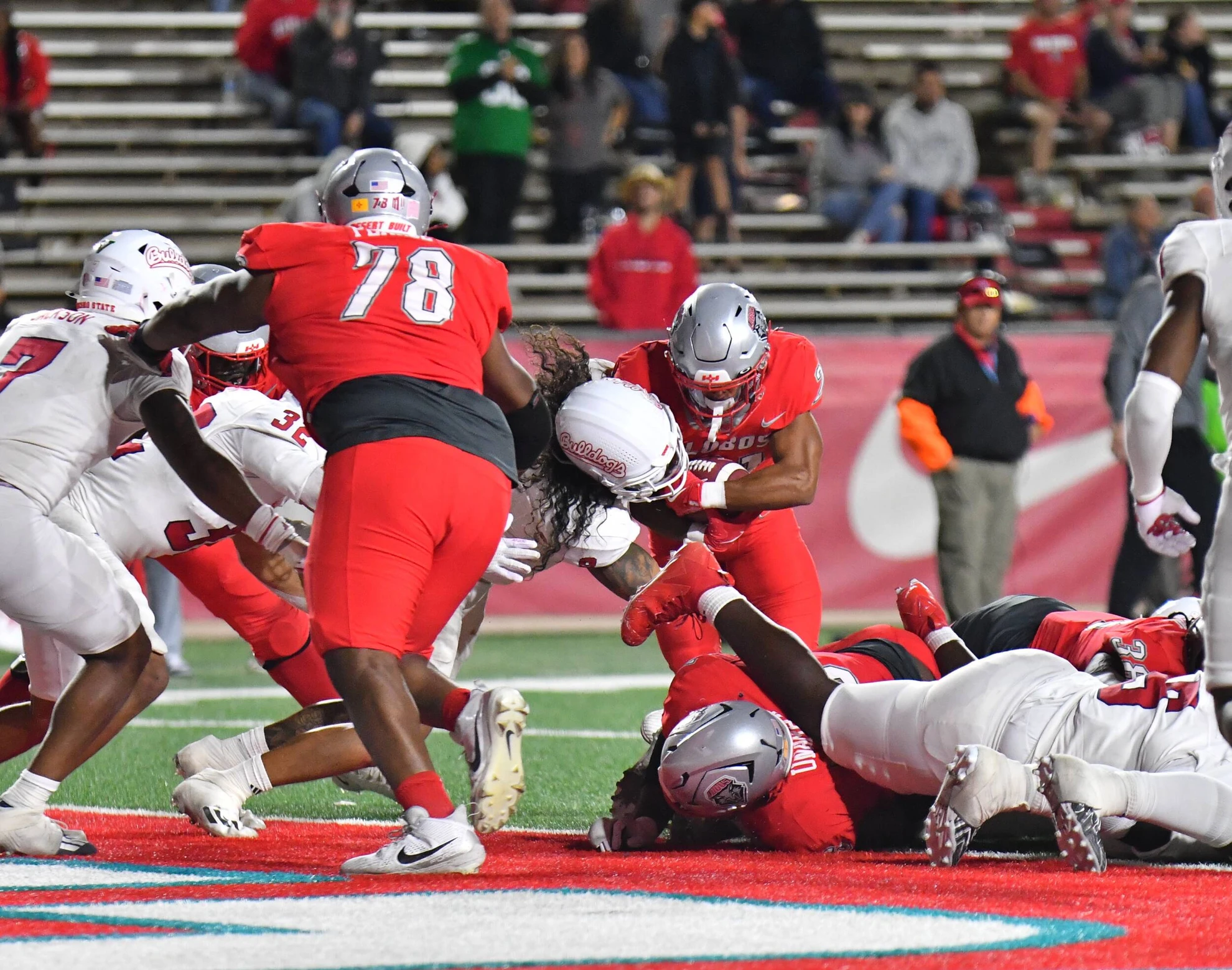Lobos Struggle to Keep Pace, Fall 38–21 to Fresno State