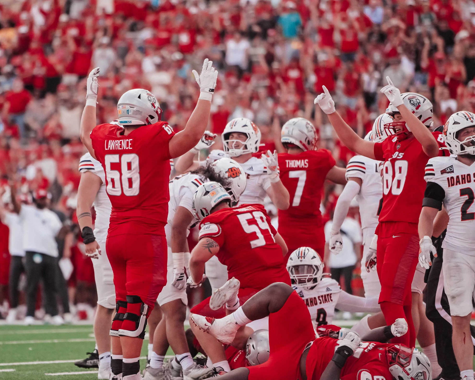 Lobos Rally Past Idaho State in Home Opener 32-22