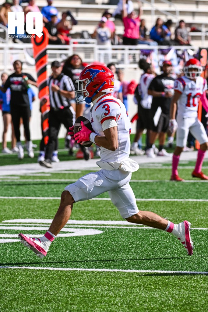 West Mesa's Marcos Ochoa (3) runs in a touchdown for the Mustangs during his district matchup against Atrisco Heritage Academy at Nusenda Community Stadium. Gavin Gallegos/HQ Sports